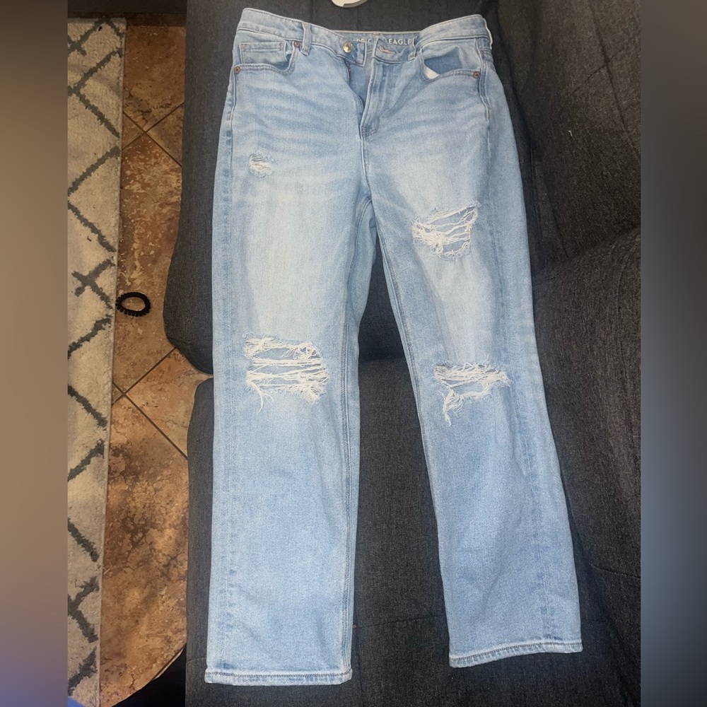 American eagle ripped jeans , stretchy very cute